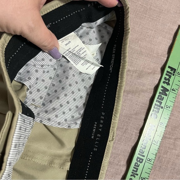 Perry Ellis Premium Men's Light Khaki Chinos Stretch Size 34 Golf Performance - Picture 5 of 6